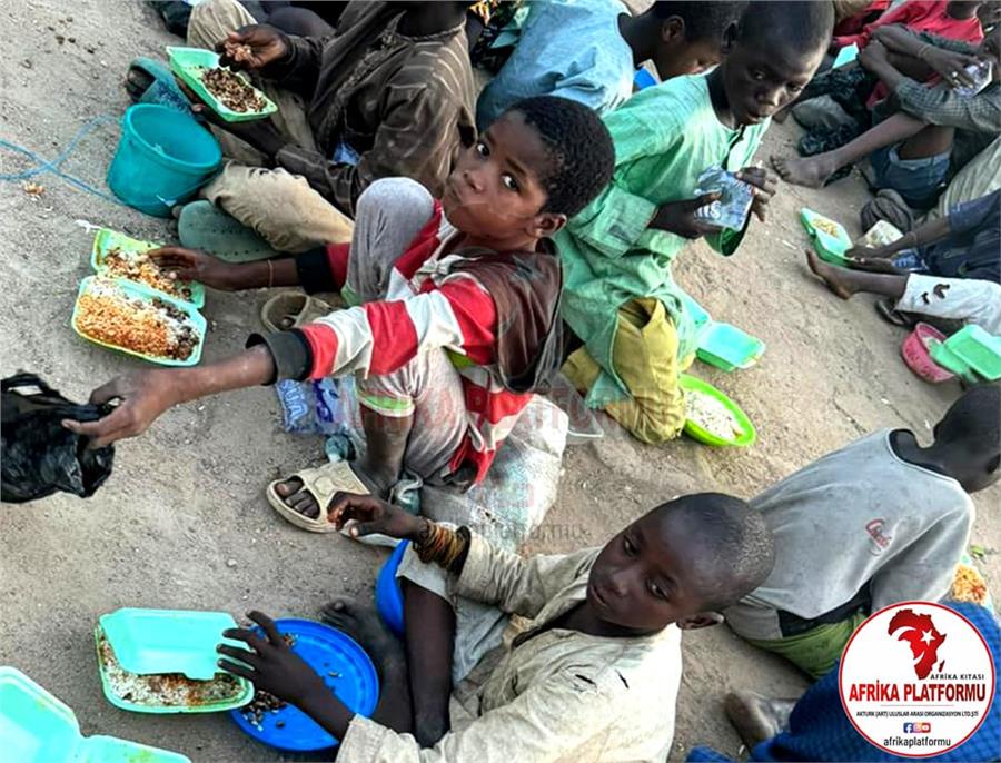 Afrika'da Yemek Organizasyonu 102