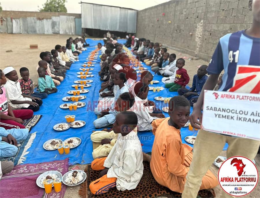 Afrika'da Yemek Organizasyonu 103