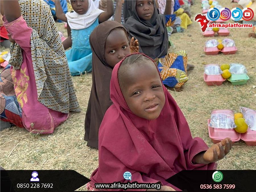 Afrika'da Yemek Organizasyonu 49