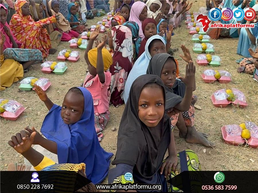 Afrika'da Yemek Organizasyonu 50