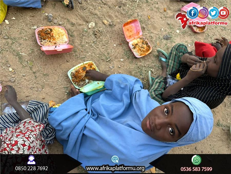Afrika'da Yemek Organizasyonu 57