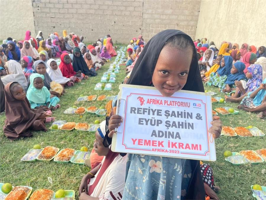Afrika'da Yemek Organizasyonu 73