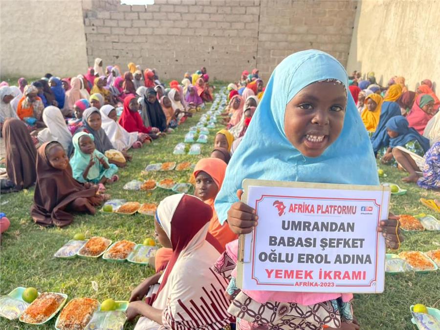 Afrika'da Yemek Organizasyonu 77