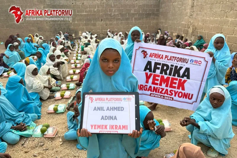 Afrika’da Yemek Yardımı Dağıtımı